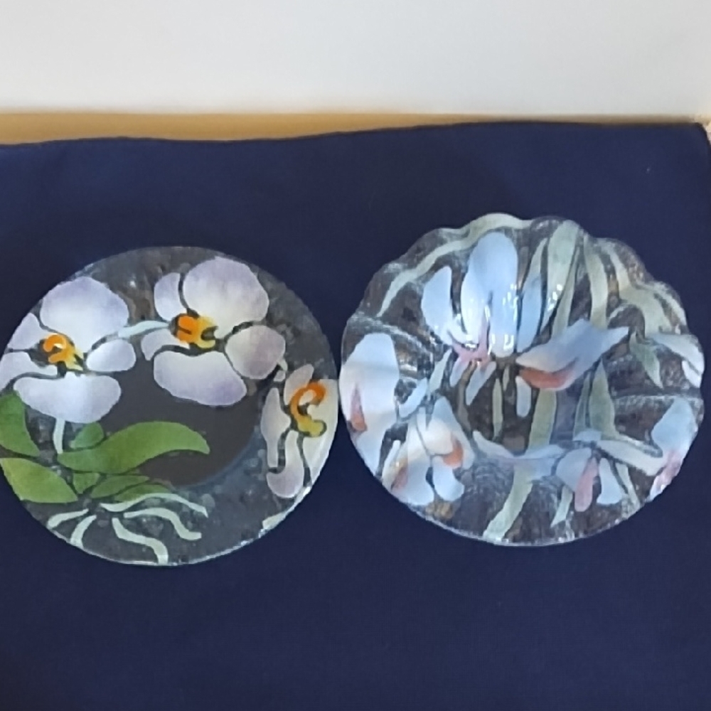 TWO SYDENSTRICKER GLASS DISHES - BOWL & PLATE, BEAUTIFUL COLORS